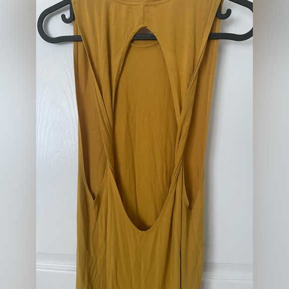 Twisted back yellow dress - Picture 2 of 5